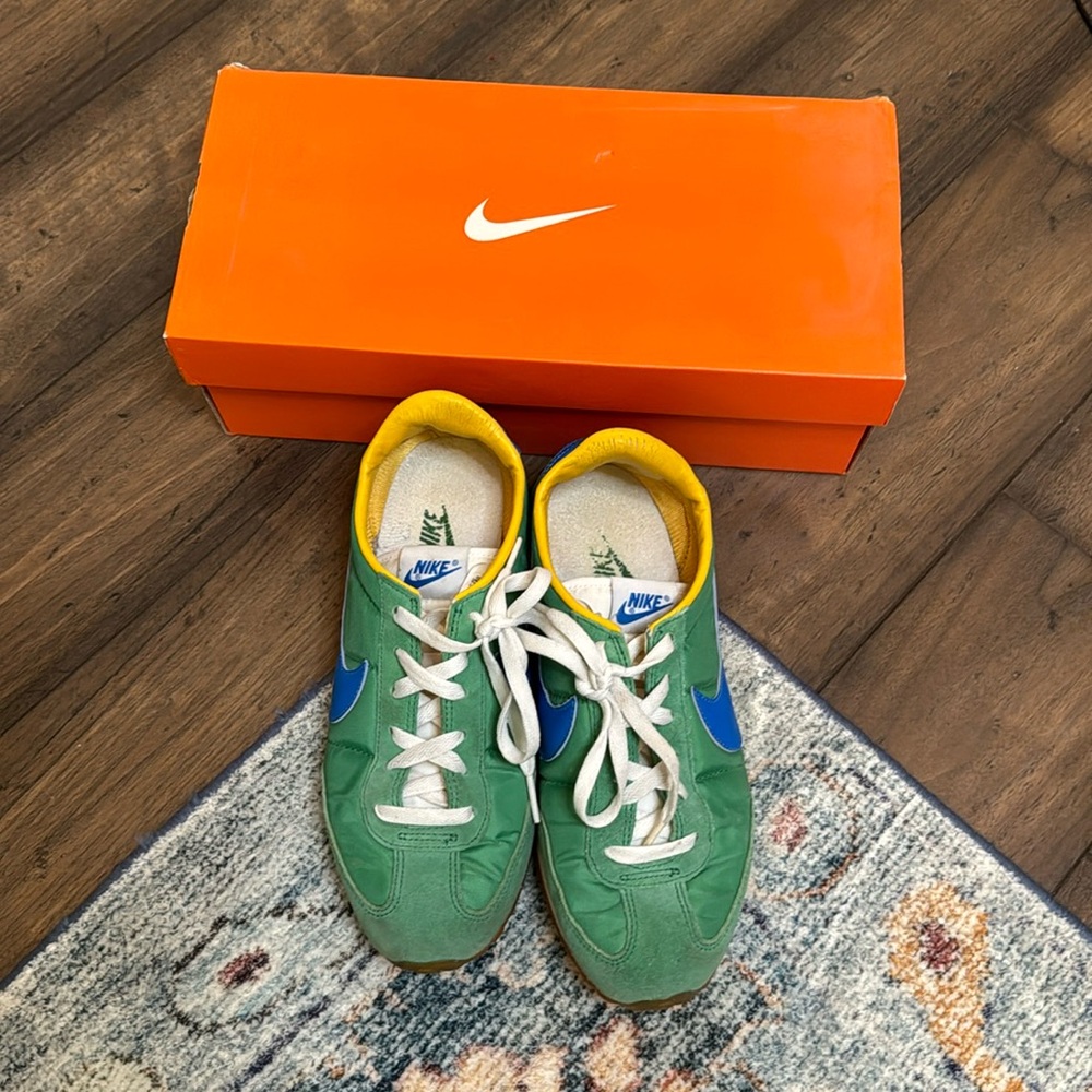 Nike vintage daybreak sneakers size 8.5 women's/7 men's